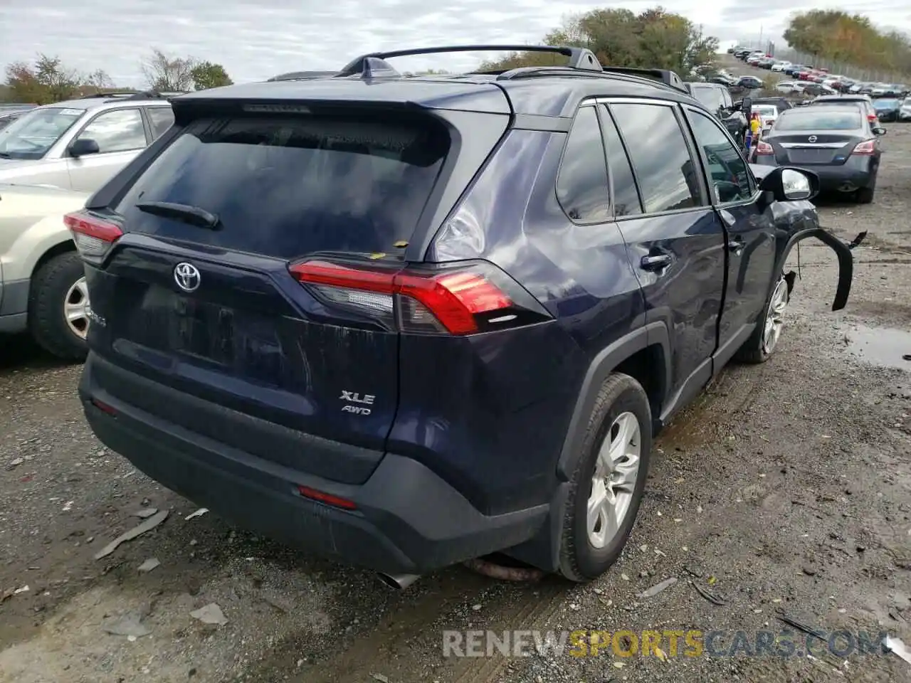 4 Photograph of a damaged car 2T3P1RFV8MW180414 TOYOTA RAV4 2021