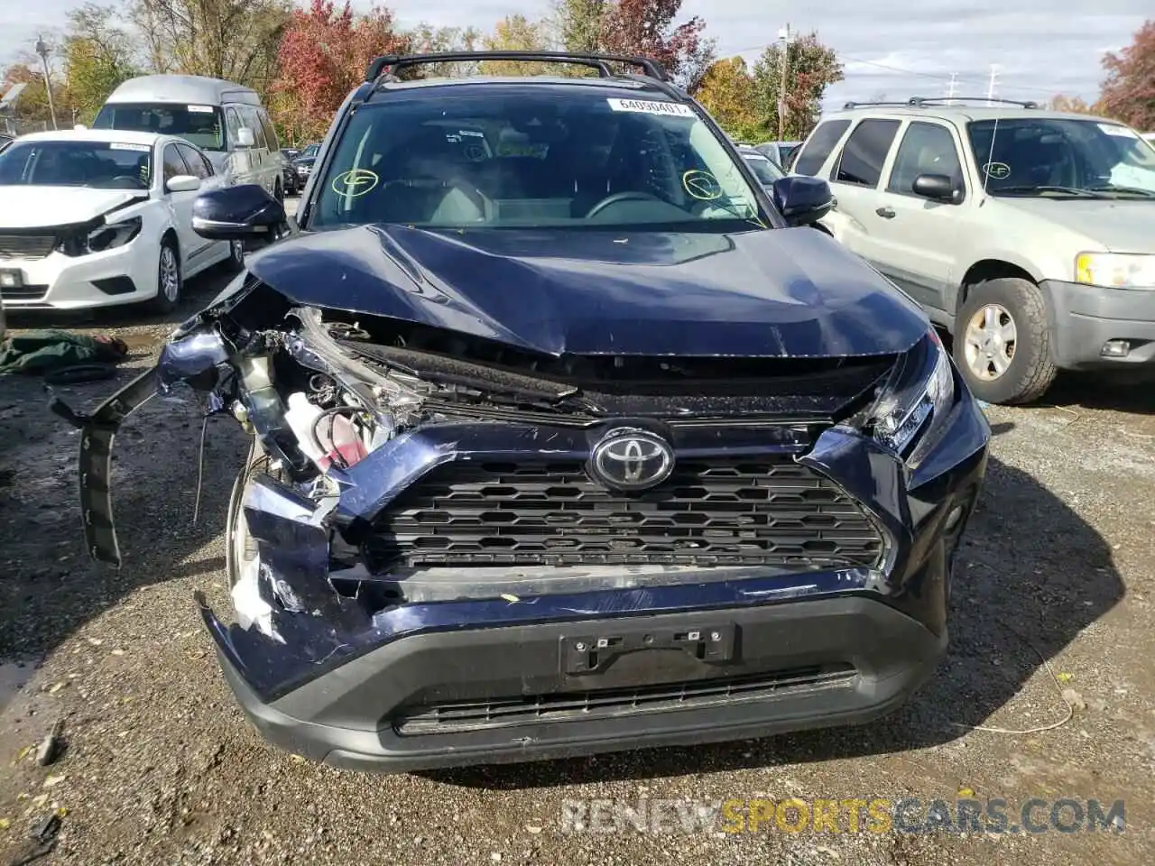 9 Photograph of a damaged car 2T3P1RFV8MW180414 TOYOTA RAV4 2021