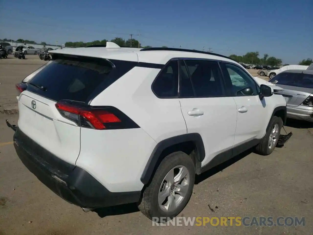 4 Photograph of a damaged car 2T3P1RFV8MW204193 TOYOTA RAV4 2021