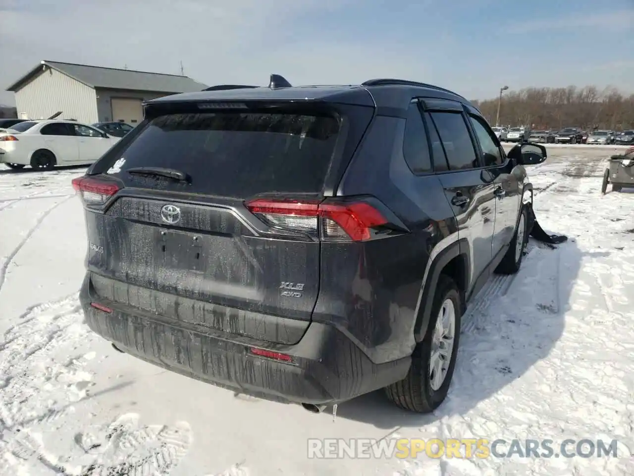 4 Photograph of a damaged car 2T3P1RFV8MW207112 TOYOTA RAV4 2021