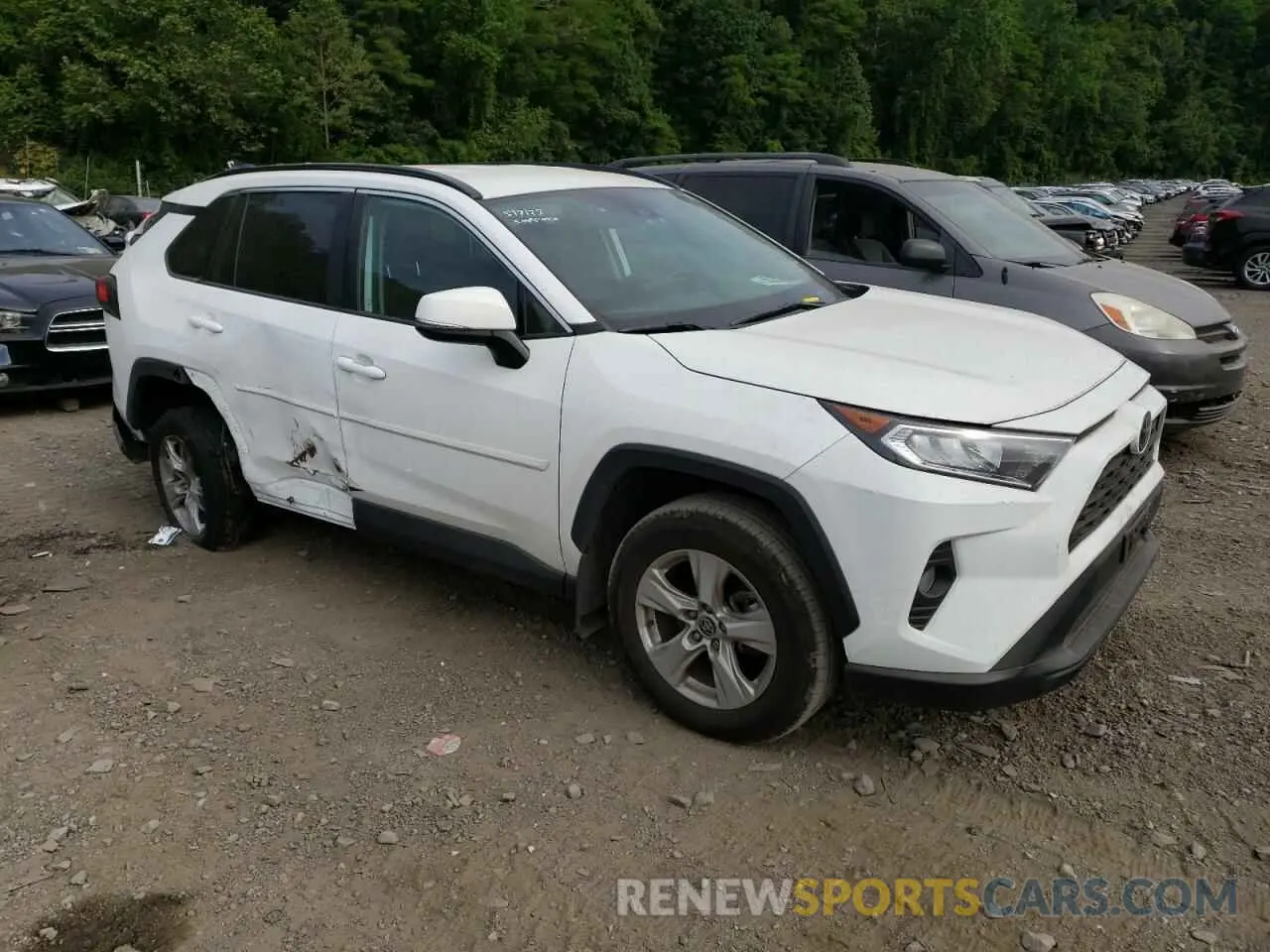 4 Photograph of a damaged car 2T3P1RFV8MW210687 TOYOTA RAV4 2021