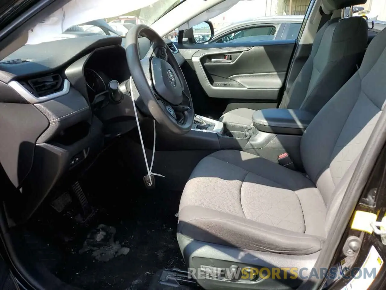 7 Photograph of a damaged car 2T3P1RFV8MW217865 TOYOTA RAV4 2021