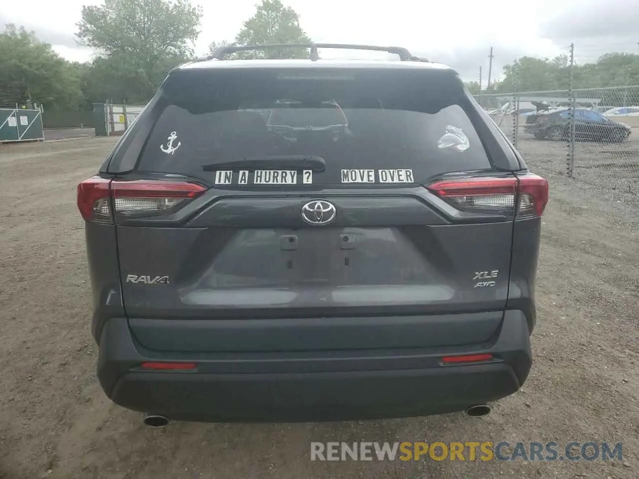 6 Photograph of a damaged car 2T3P1RFV8MW232835 TOYOTA RAV4 2021