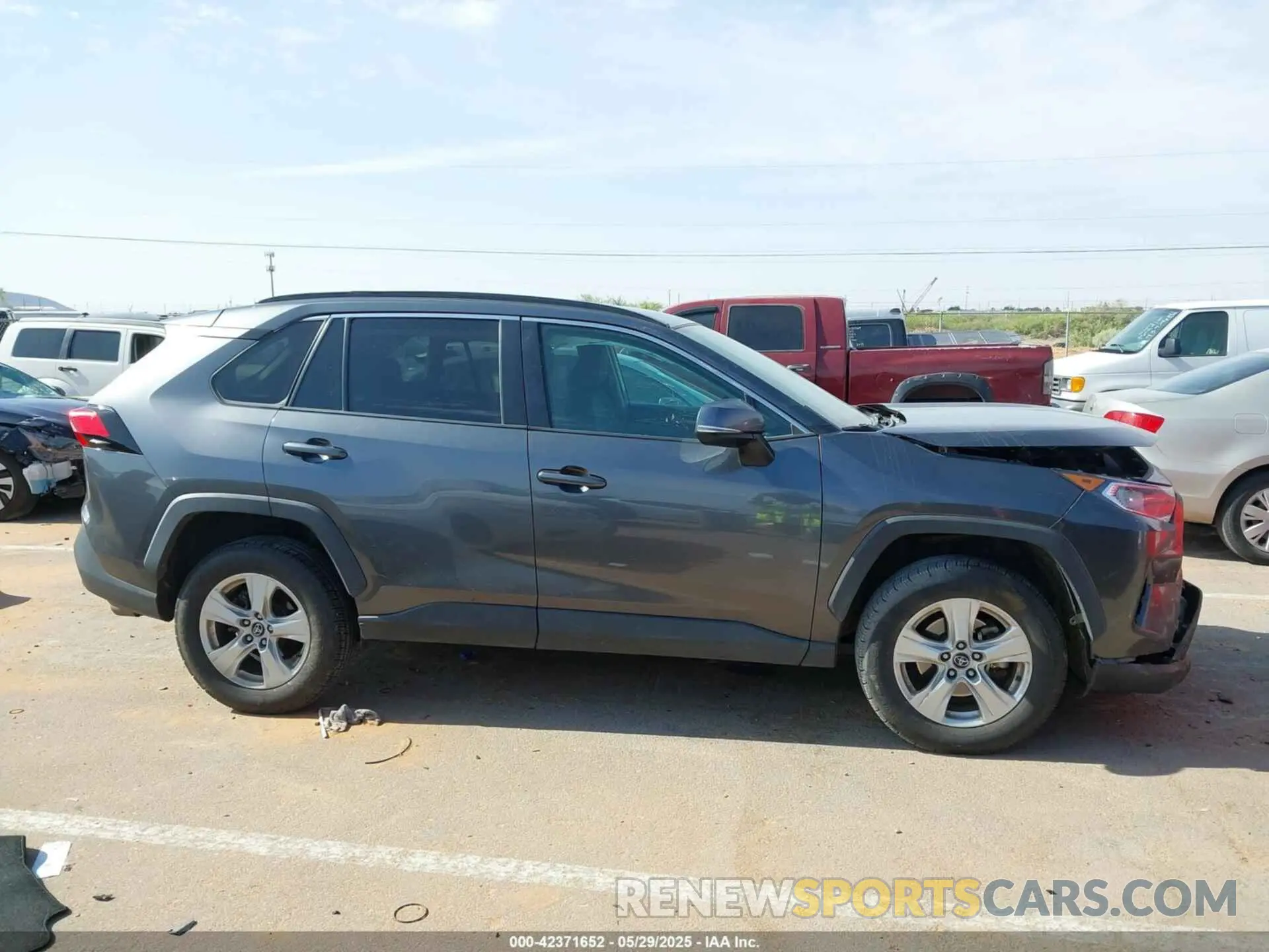 12 Photograph of a damaged car 2T3P1RFV9MC150811 TOYOTA RAV4 2021