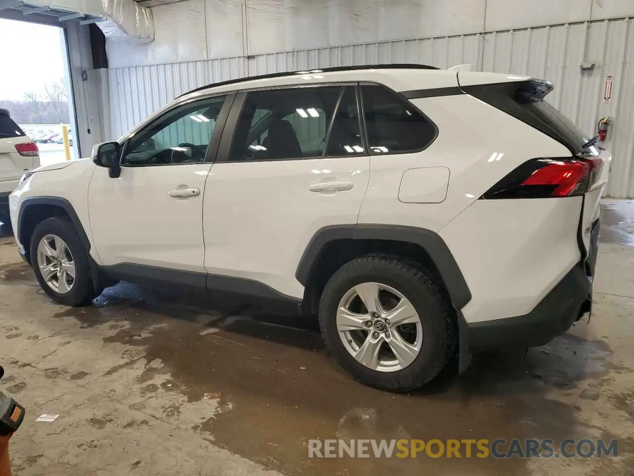 2 Photograph of a damaged car 2T3P1RFV9MC151960 TOYOTA RAV4 2021