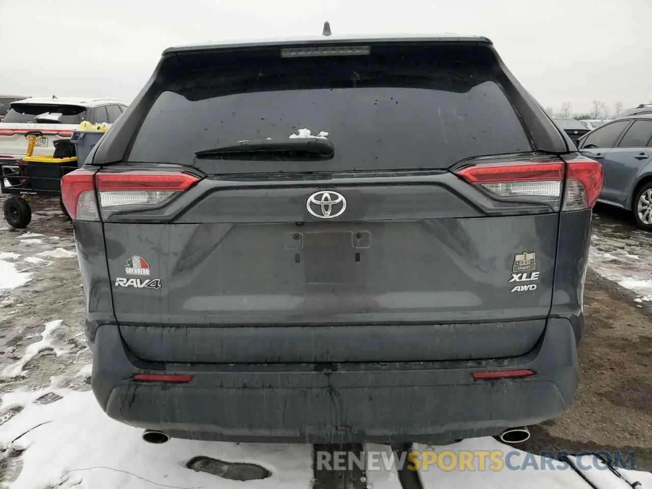 6 Photograph of a damaged car 2T3P1RFV9MC152347 TOYOTA RAV4 2021