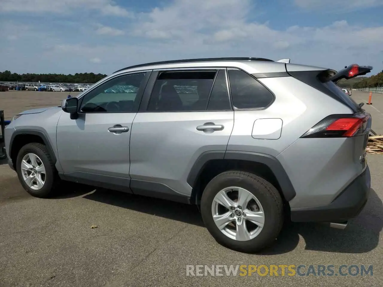 2 Photograph of a damaged car 2T3P1RFV9MC183548 TOYOTA RAV4 2021