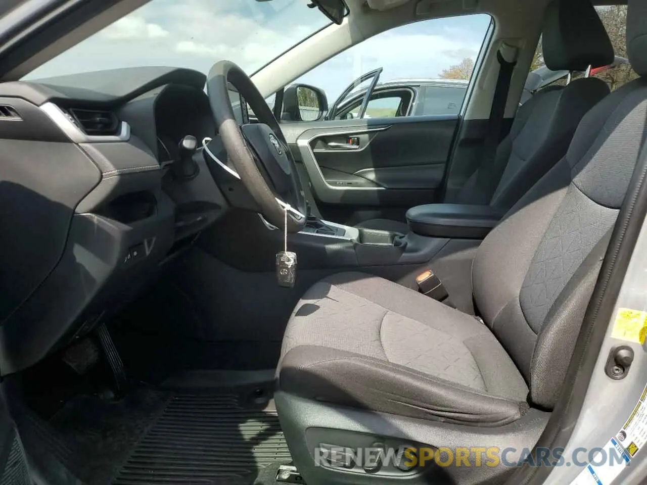 7 Photograph of a damaged car 2T3P1RFV9MC183548 TOYOTA RAV4 2021