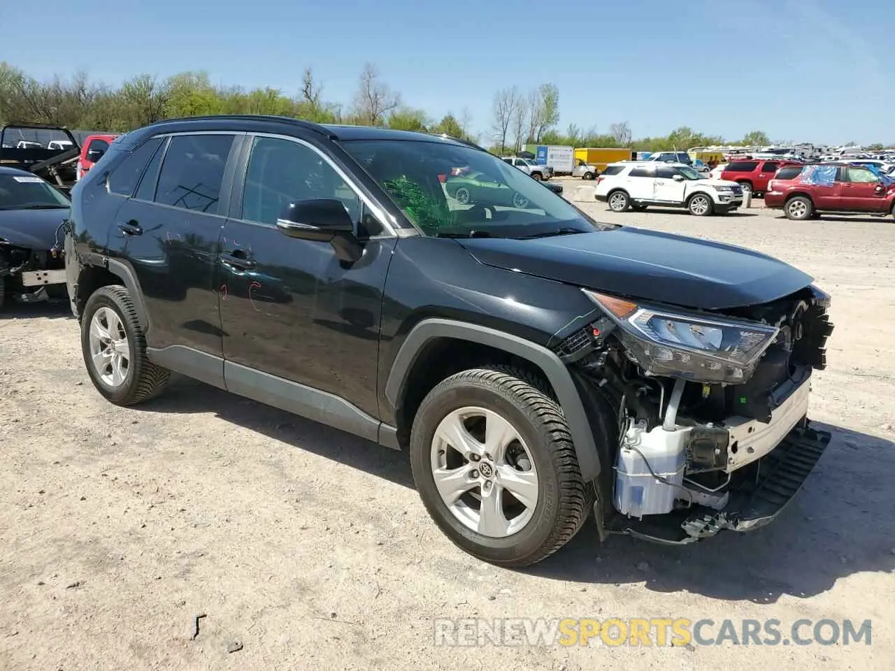 4 Photograph of a damaged car 2T3P1RFV9MC206052 TOYOTA RAV4 2021