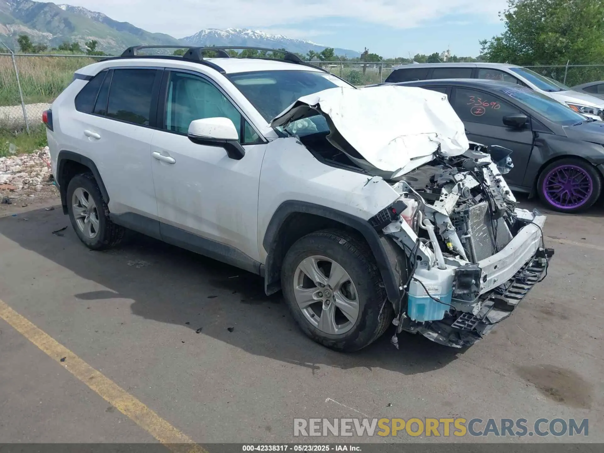 1 Photograph of a damaged car 2T3P1RFV9MC214605 TOYOTA RAV4 2021