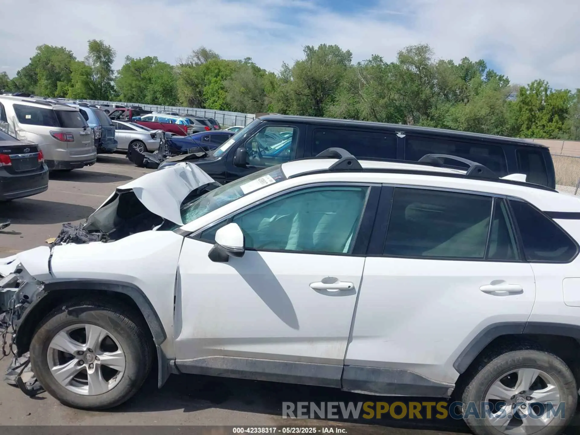 15 Photograph of a damaged car 2T3P1RFV9MC214605 TOYOTA RAV4 2021