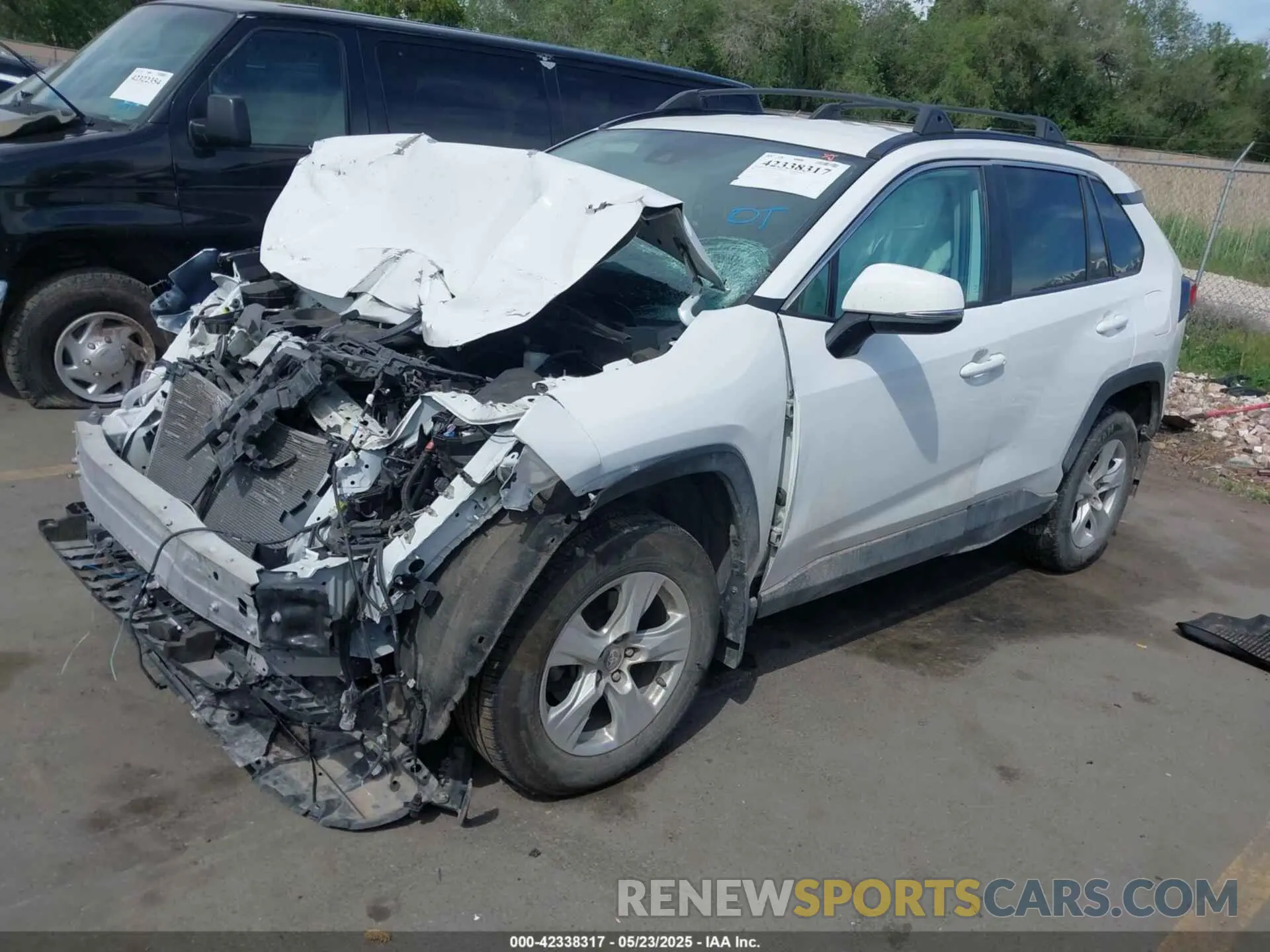 2 Photograph of a damaged car 2T3P1RFV9MC214605 TOYOTA RAV4 2021