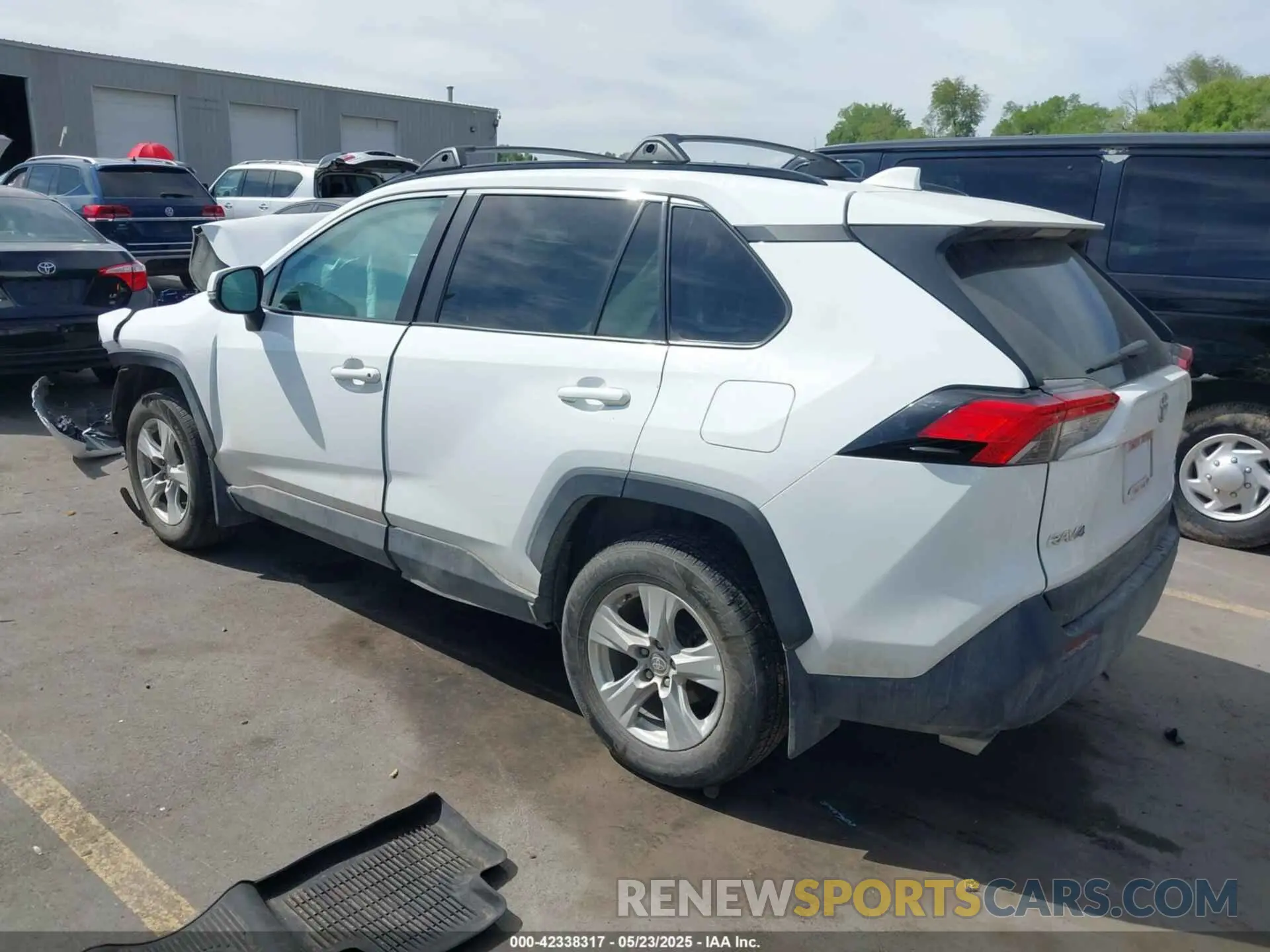 3 Photograph of a damaged car 2T3P1RFV9MC214605 TOYOTA RAV4 2021