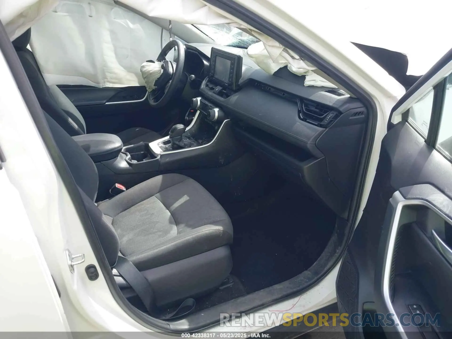 5 Photograph of a damaged car 2T3P1RFV9MC214605 TOYOTA RAV4 2021