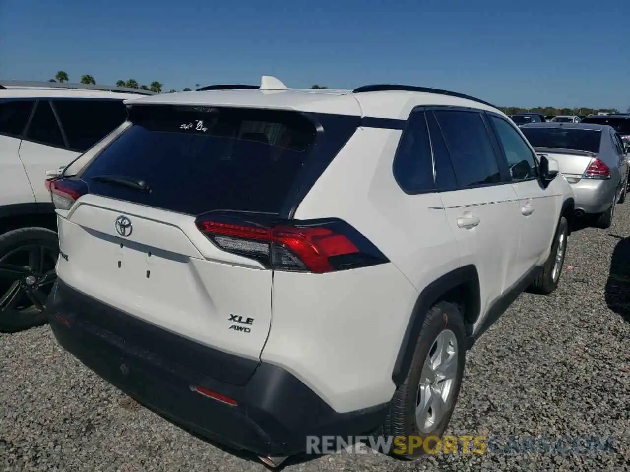 4 Photograph of a damaged car 2T3P1RFV9MC226379 TOYOTA RAV4 2021