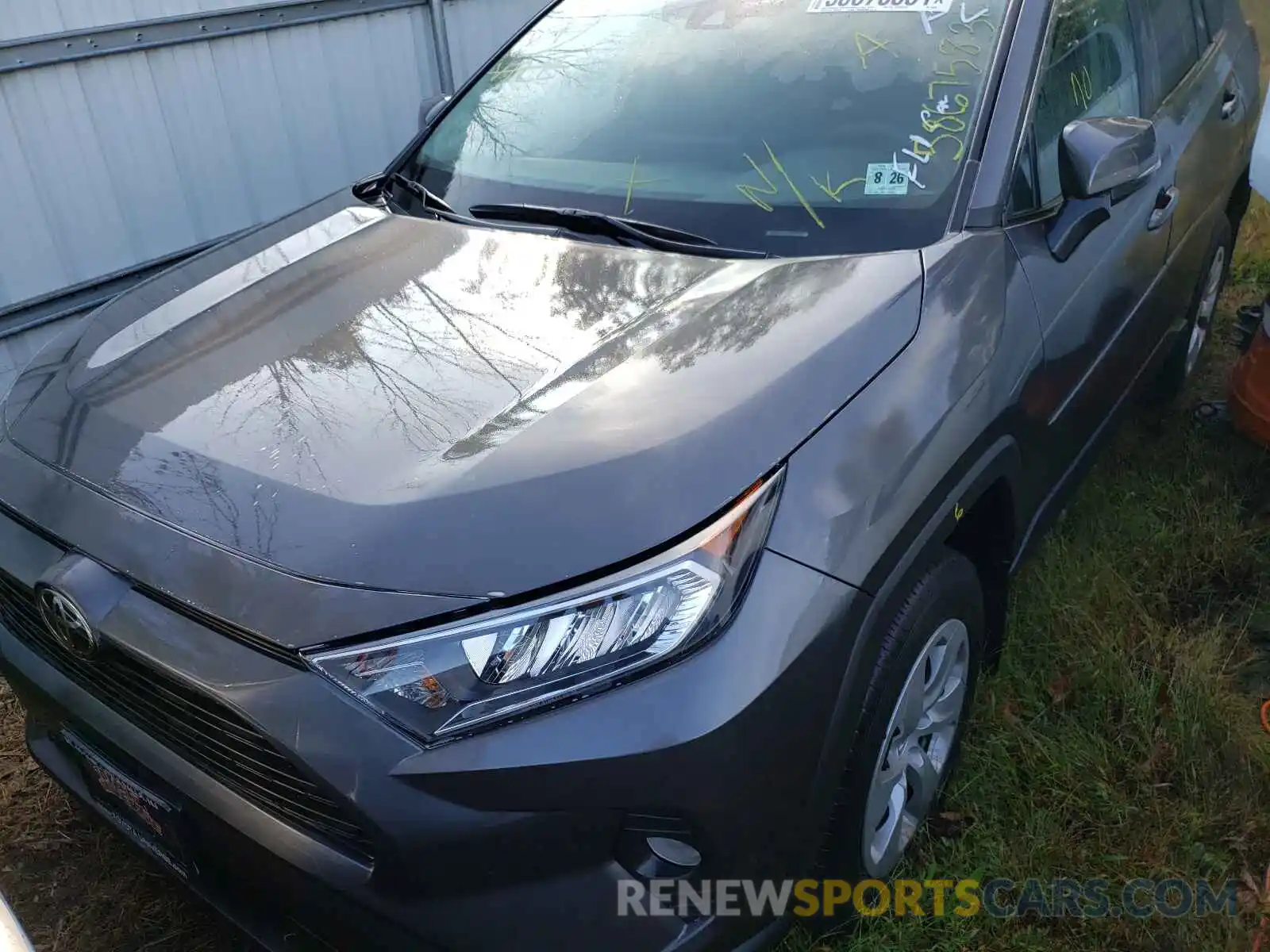 2 Photograph of a damaged car 2T3P1RFV9MC233817 TOYOTA RAV4 2021