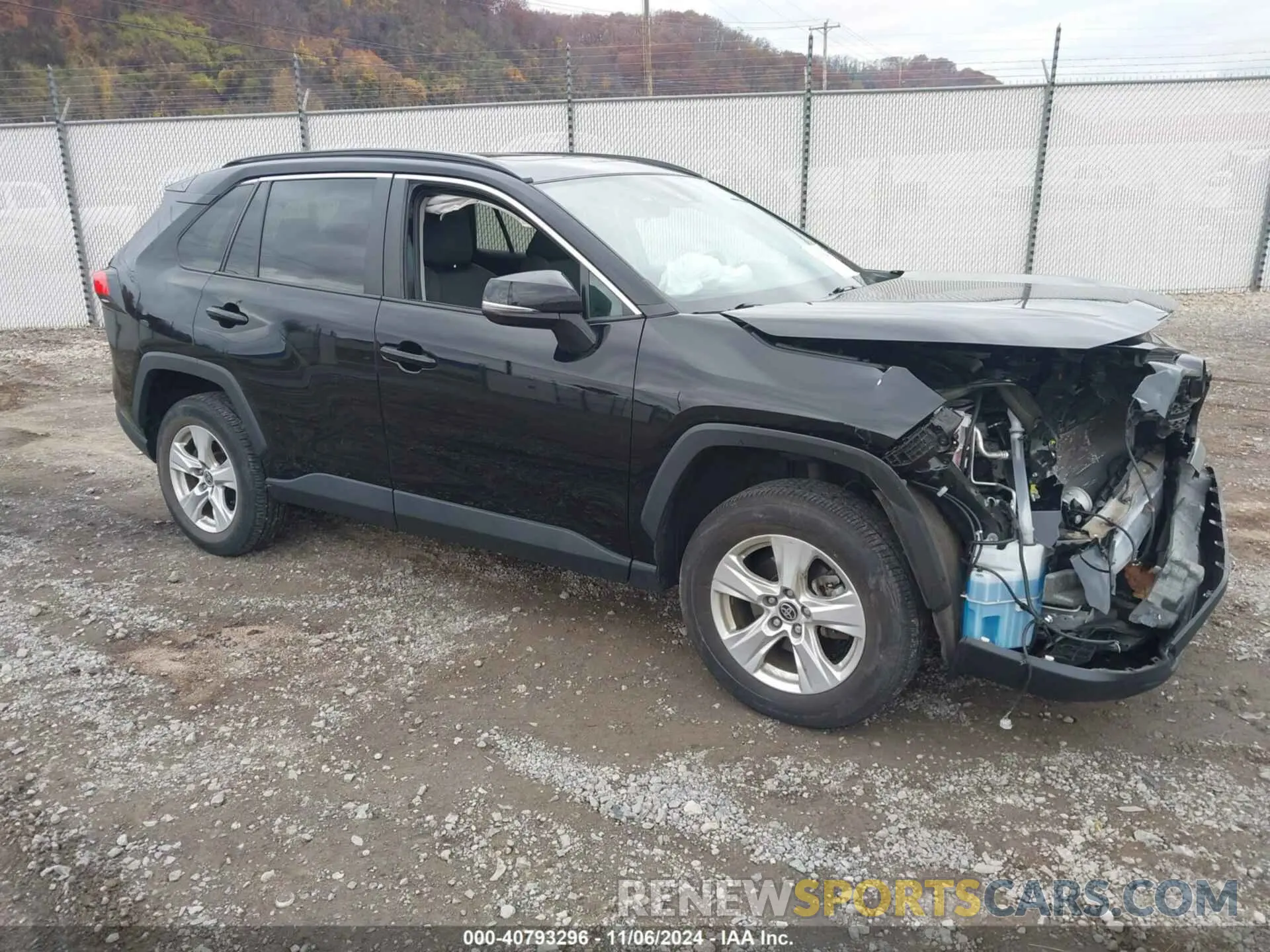 1 Photograph of a damaged car 2T3P1RFV9MC242470 TOYOTA RAV4 2021