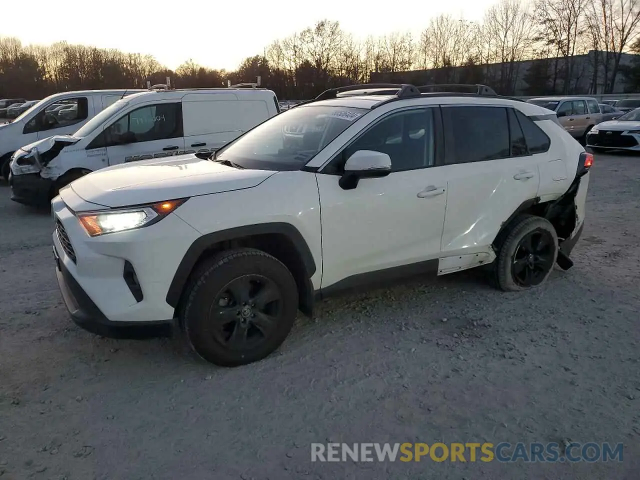 1 Photograph of a damaged car 2T3P1RFV9MW140357 TOYOTA RAV4 2021