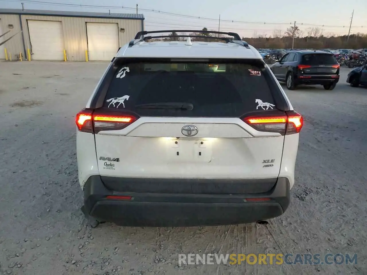 6 Photograph of a damaged car 2T3P1RFV9MW140357 TOYOTA RAV4 2021