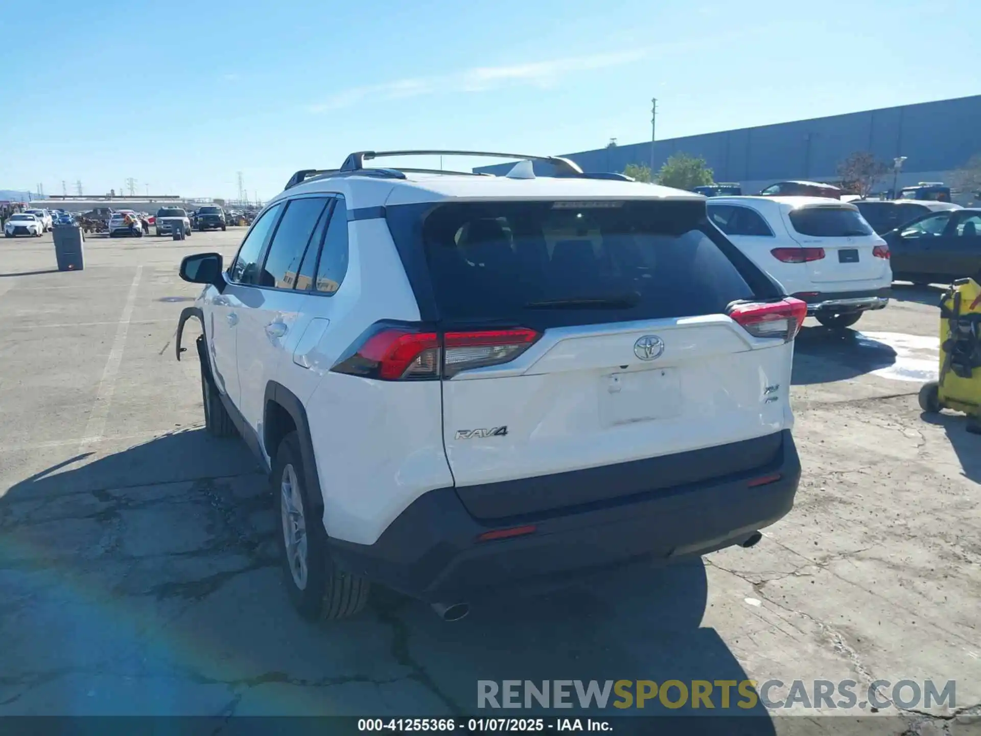 3 Photograph of a damaged car 2T3P1RFV9MW142044 TOYOTA RAV4 2021