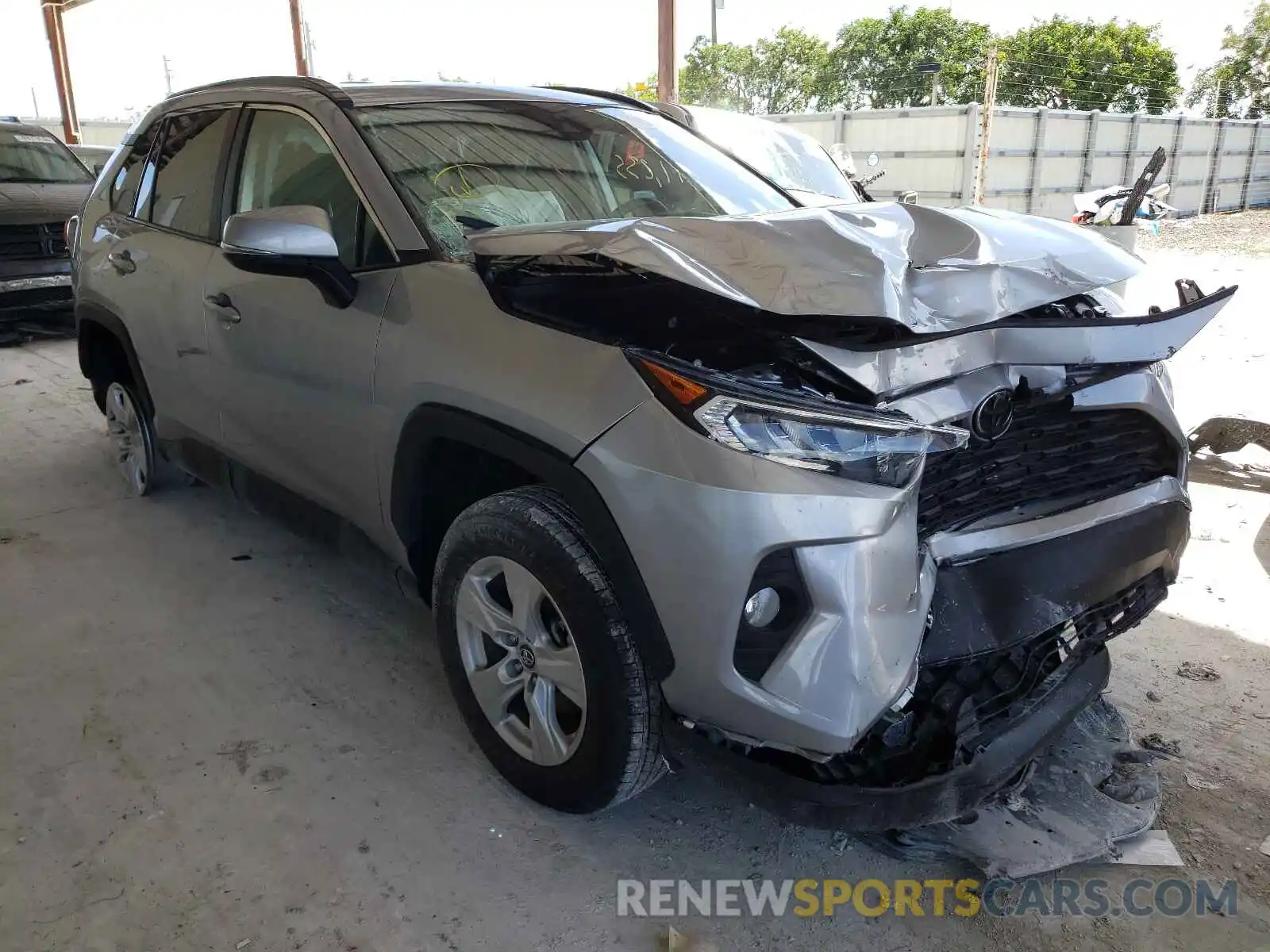 1 Photograph of a damaged car 2T3P1RFV9MW145218 TOYOTA RAV4 2021