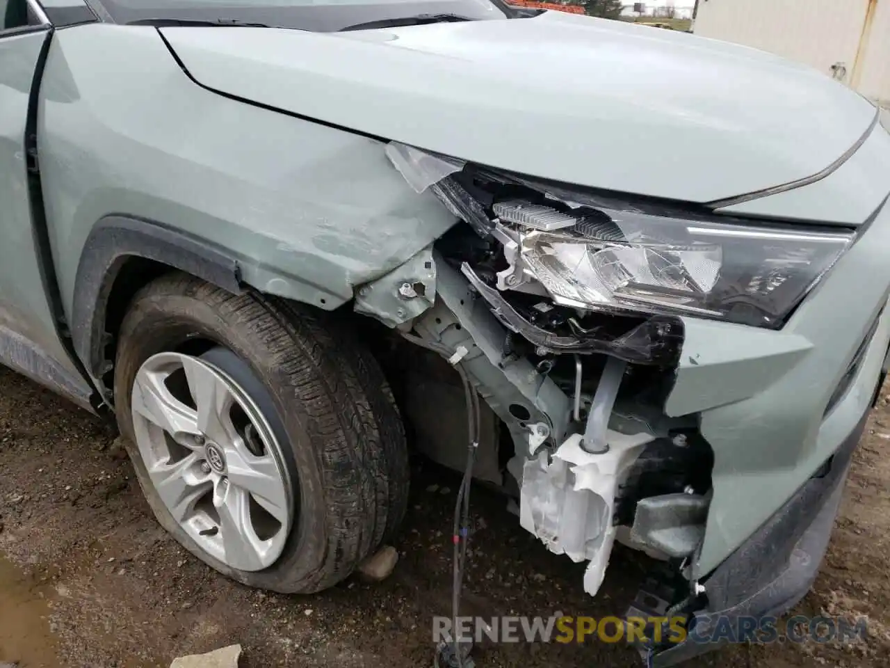 9 Photograph of a damaged car 2T3P1RFV9MW156879 TOYOTA RAV4 2021