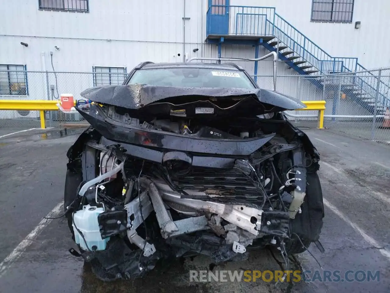 5 Photograph of a damaged car 2T3P1RFV9MW174699 TOYOTA RAV4 2021