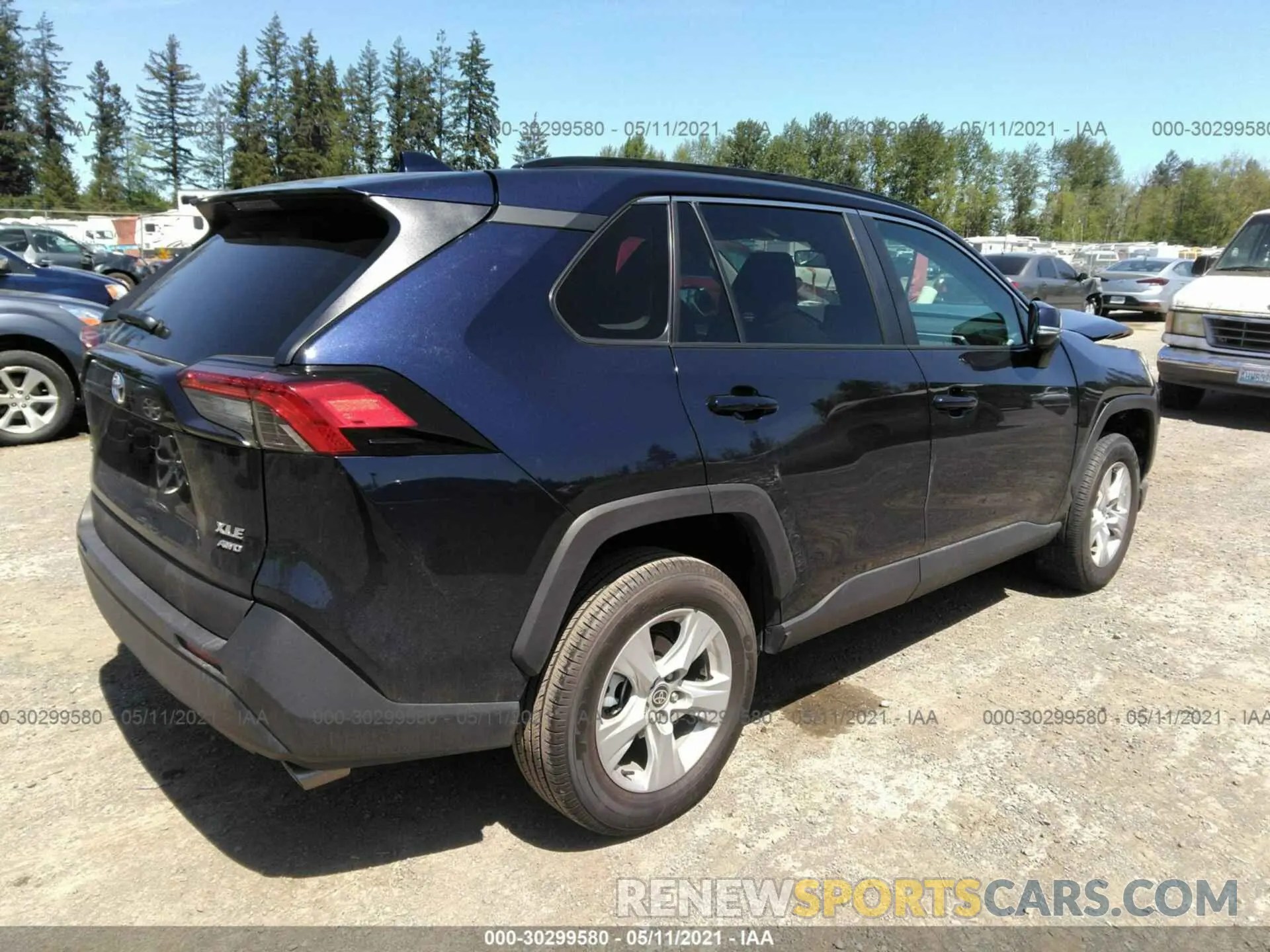 4 Photograph of a damaged car 2T3P1RFV9MW178977 TOYOTA RAV4 2021