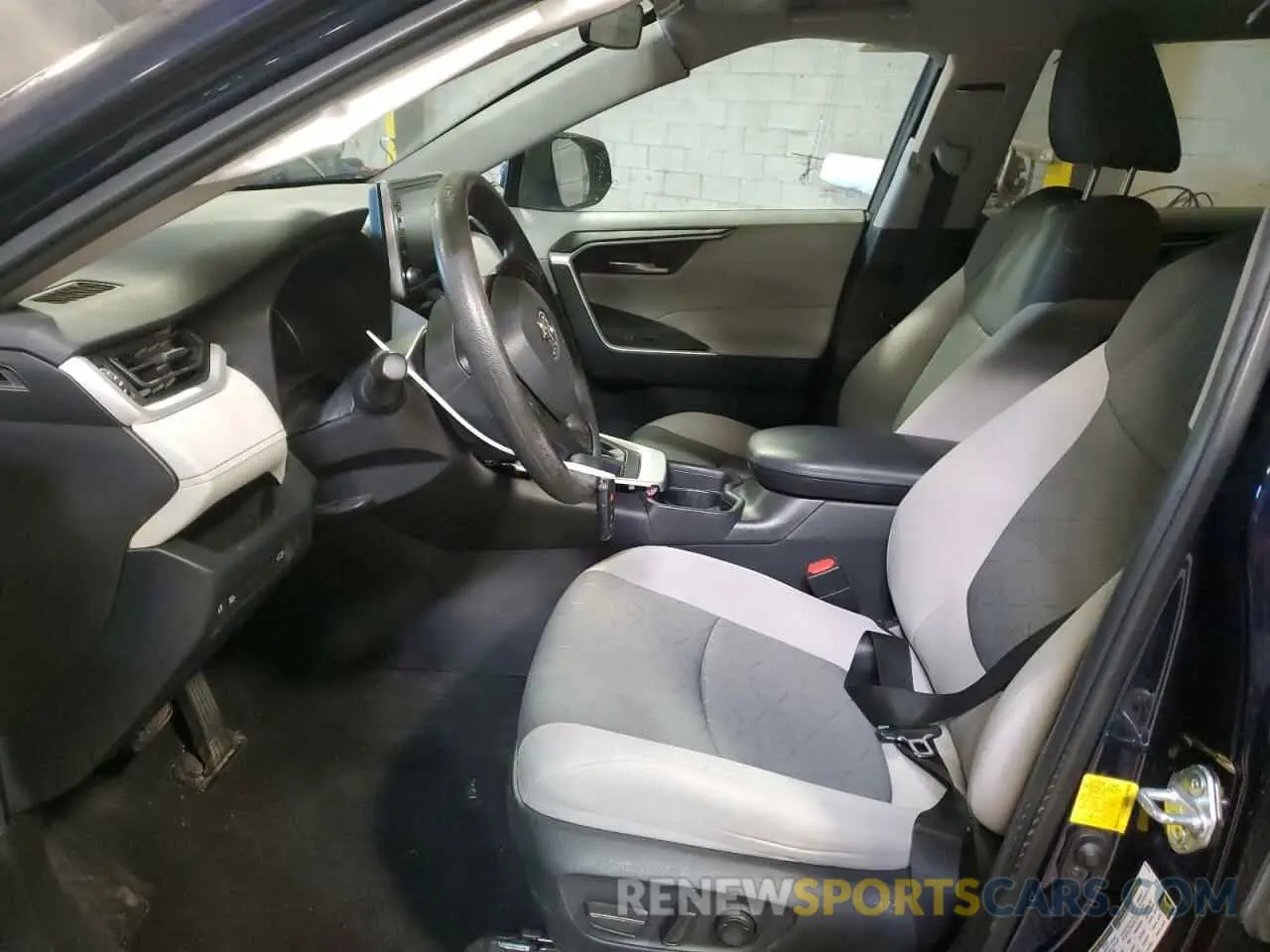 7 Photograph of a damaged car 2T3P1RFV9MW183077 TOYOTA RAV4 2021