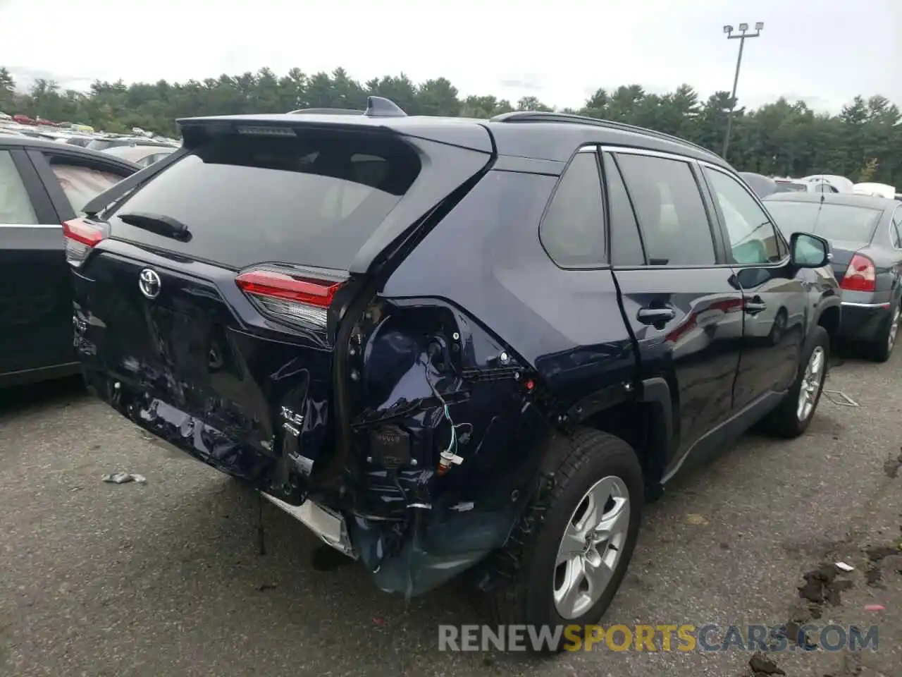 4 Photograph of a damaged car 2T3P1RFV9MW184147 TOYOTA RAV4 2021