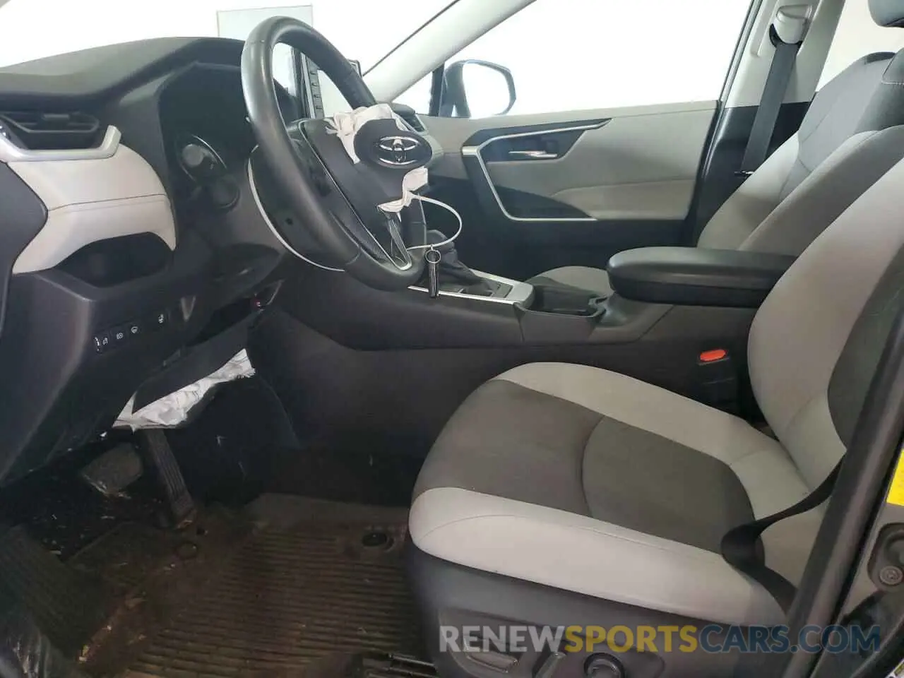7 Photograph of a damaged car 2T3P1RFV9MW210634 TOYOTA RAV4 2021
