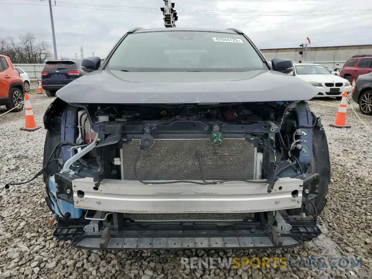 5 Photograph of a damaged car 2T3P1RFV9MW210942 TOYOTA RAV4 2021