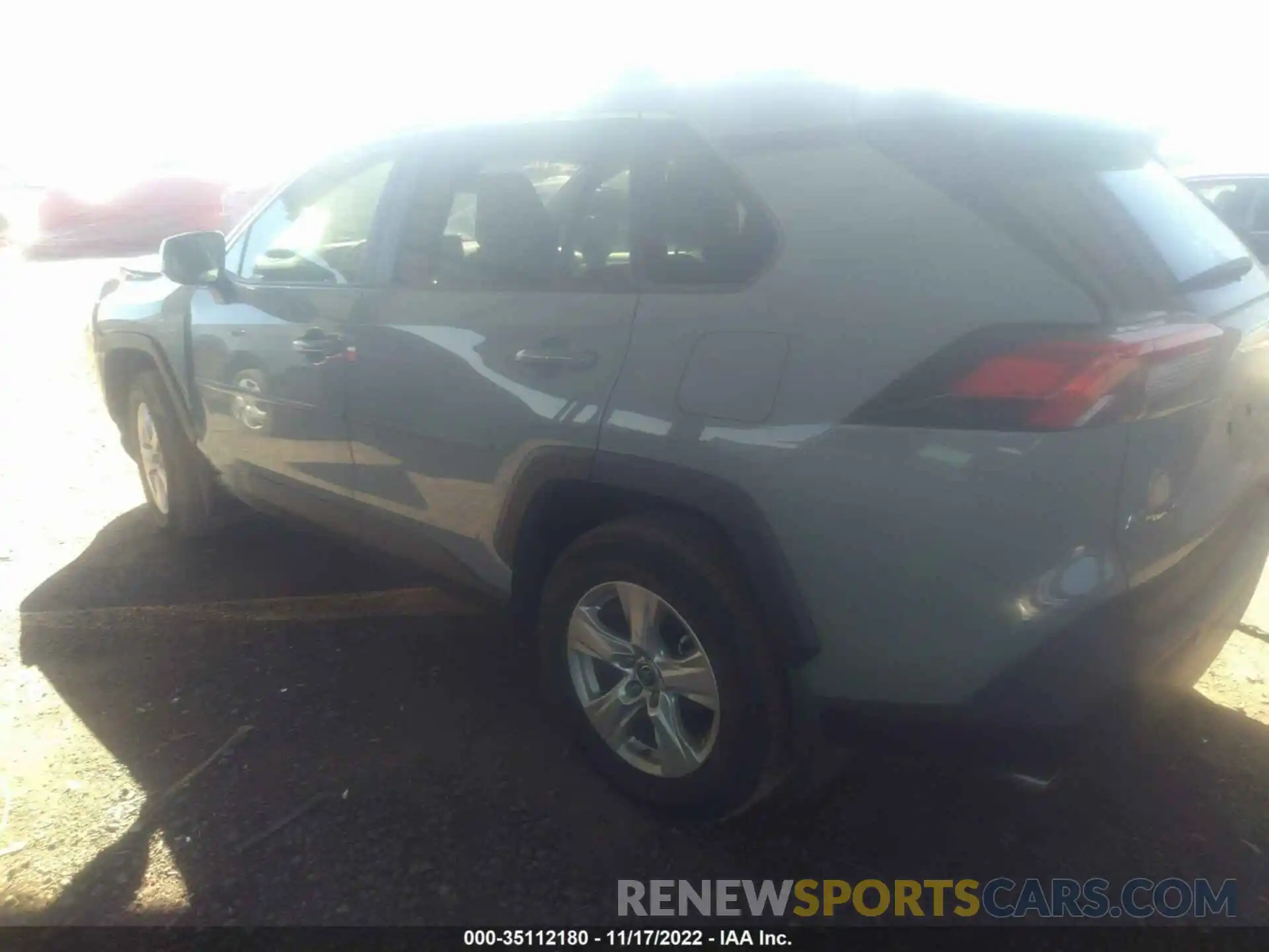 3 Photograph of a damaged car 2T3P1RFV9MW246372 TOYOTA RAV4 2021