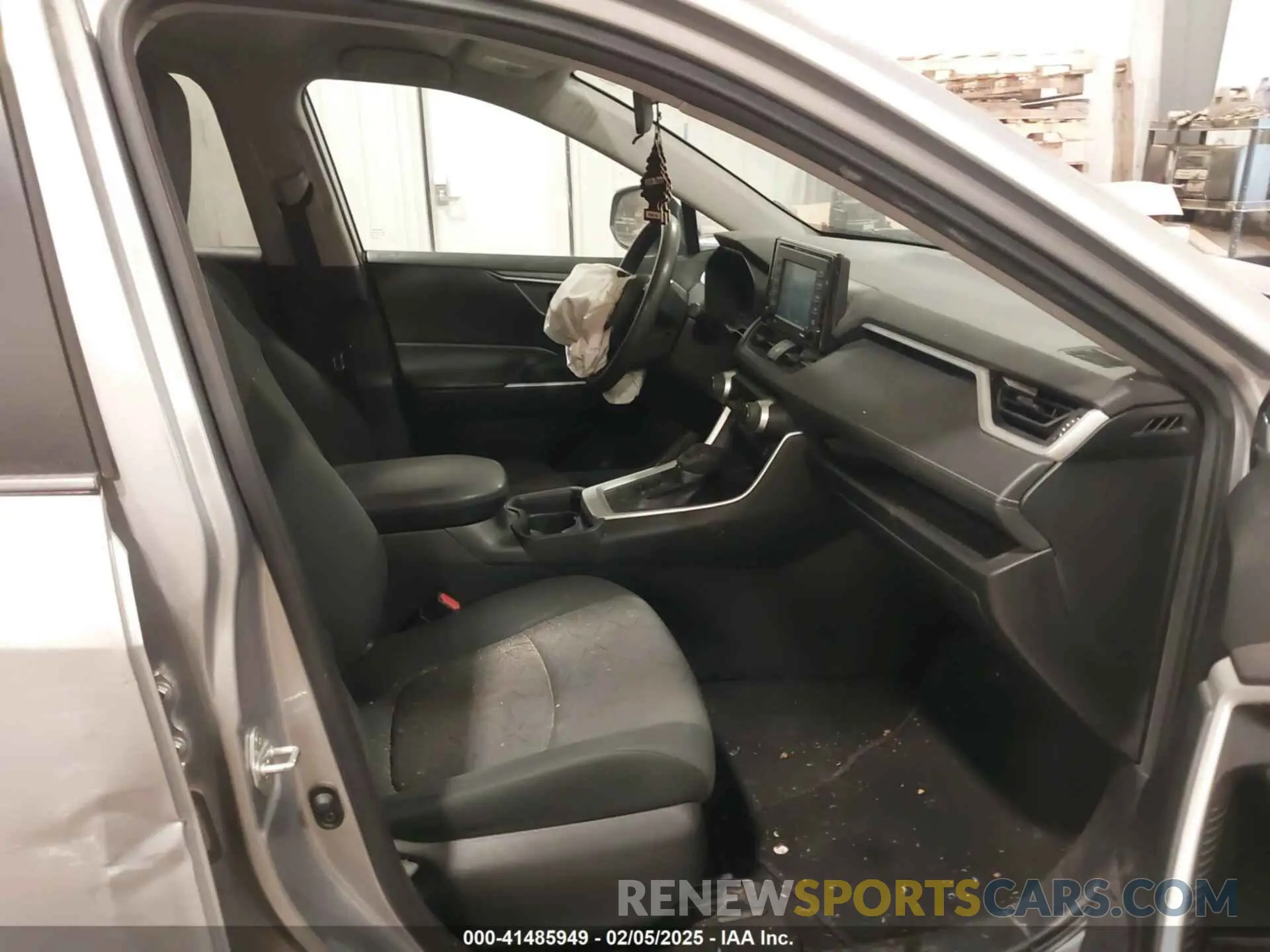 5 Photograph of a damaged car 2T3P1RFVXMC156715 TOYOTA RAV4 2021