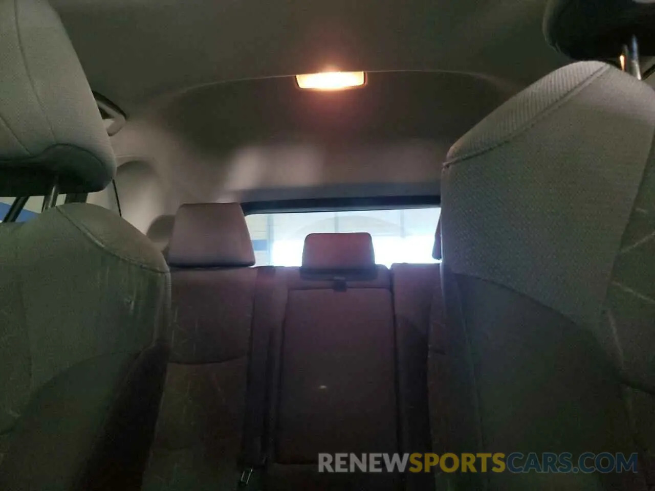 10 Photograph of a damaged car 2T3P1RFVXMC165334 TOYOTA RAV4 2021