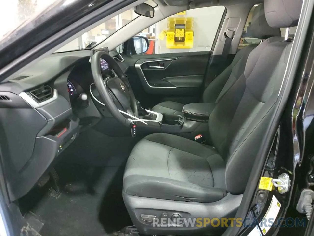 7 Photograph of a damaged car 2T3P1RFVXMC165334 TOYOTA RAV4 2021
