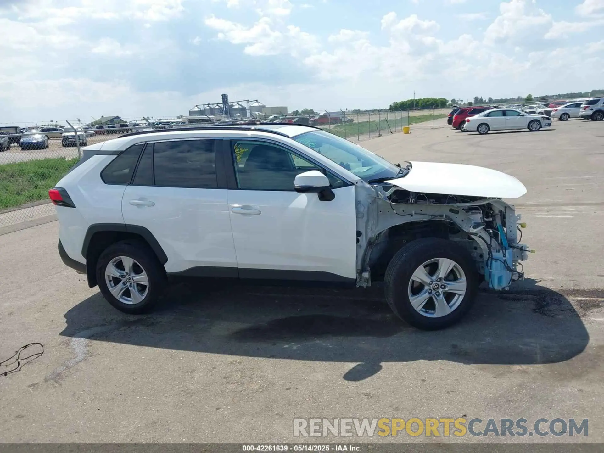 14 Photograph of a damaged car 2T3P1RFVXMC202835 TOYOTA RAV4 2021