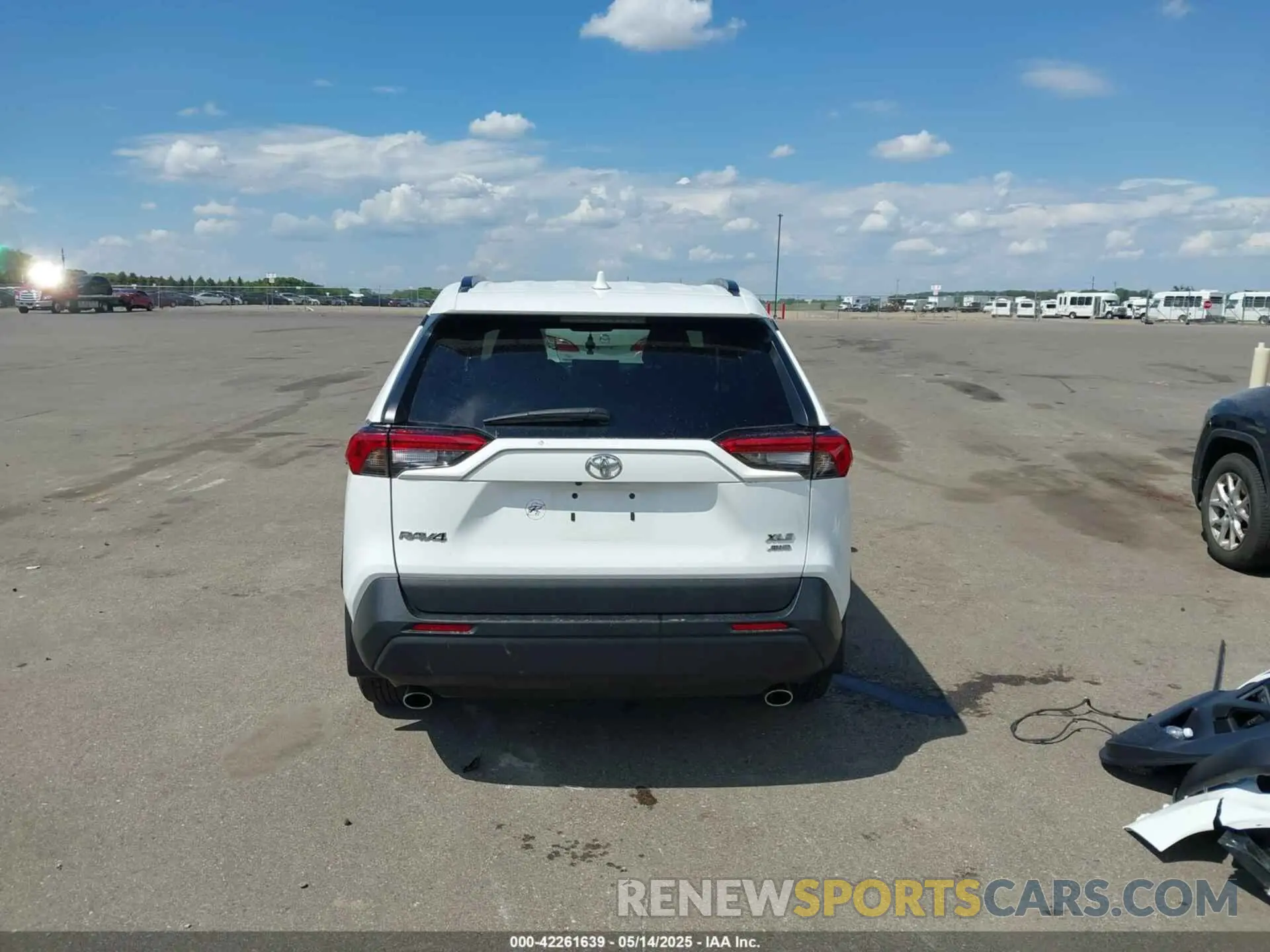 17 Photograph of a damaged car 2T3P1RFVXMC202835 TOYOTA RAV4 2021