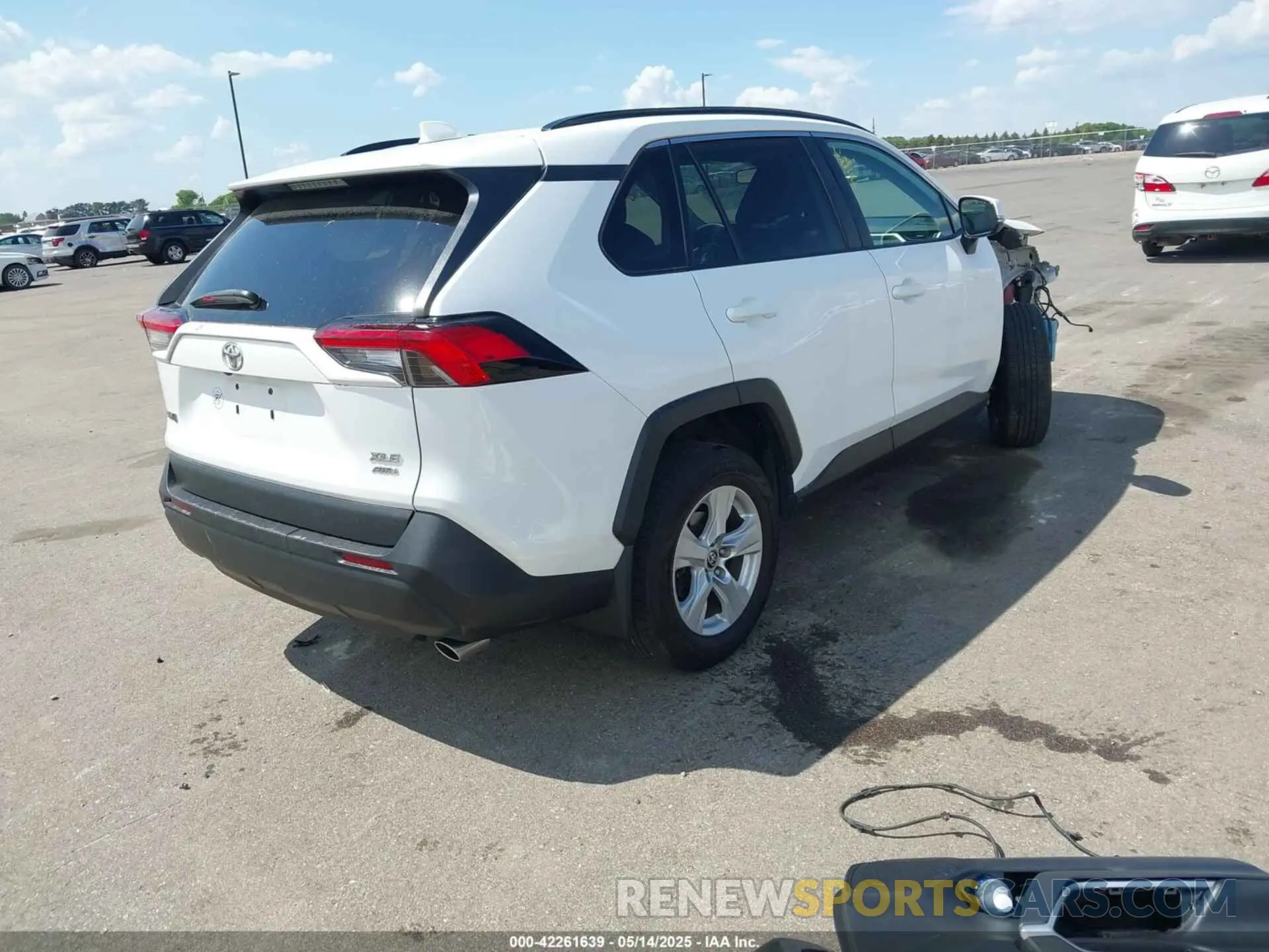 4 Photograph of a damaged car 2T3P1RFVXMC202835 TOYOTA RAV4 2021