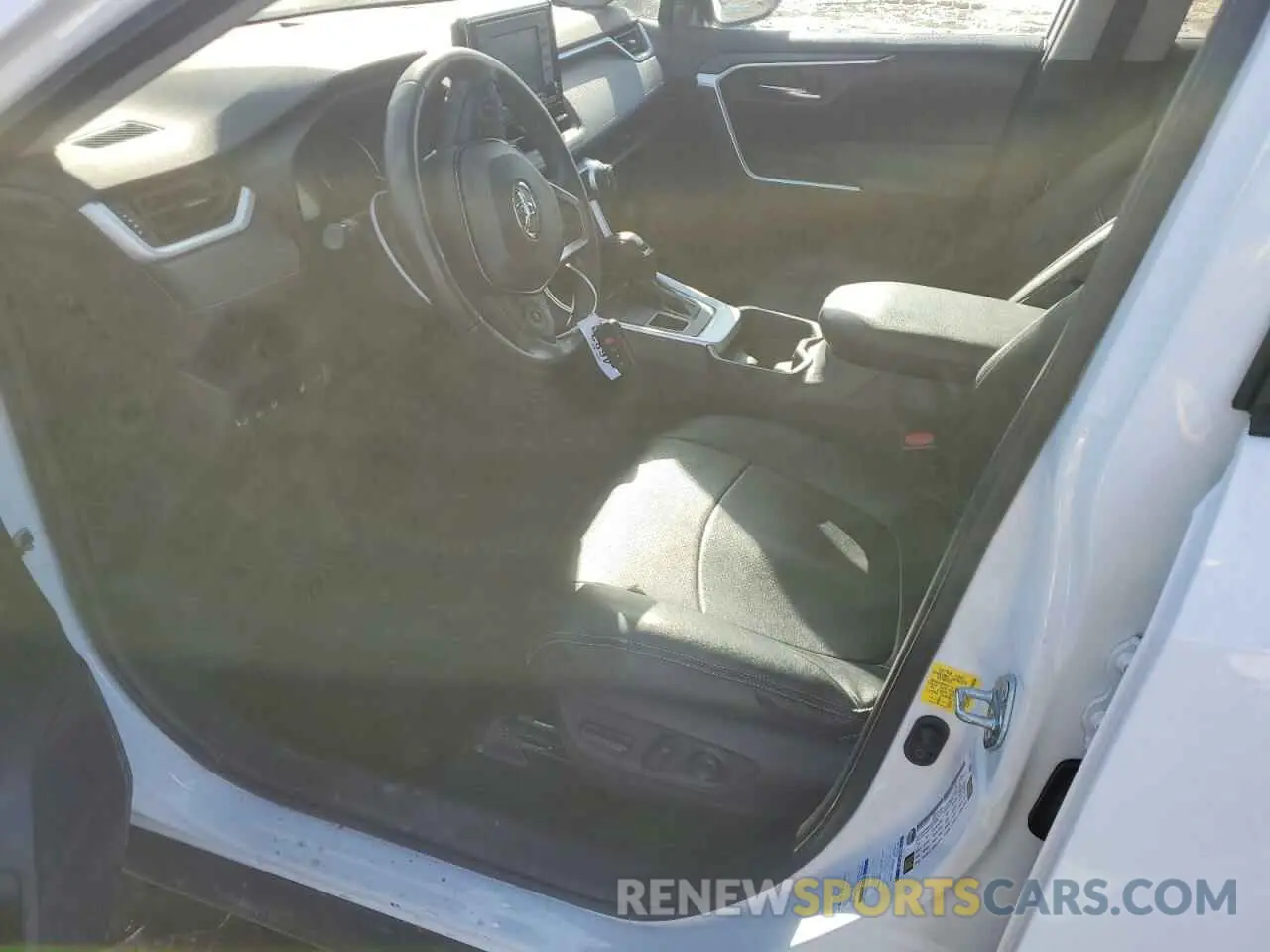 7 Photograph of a damaged car 2T3P1RFVXMC245913 TOYOTA RAV4 2021