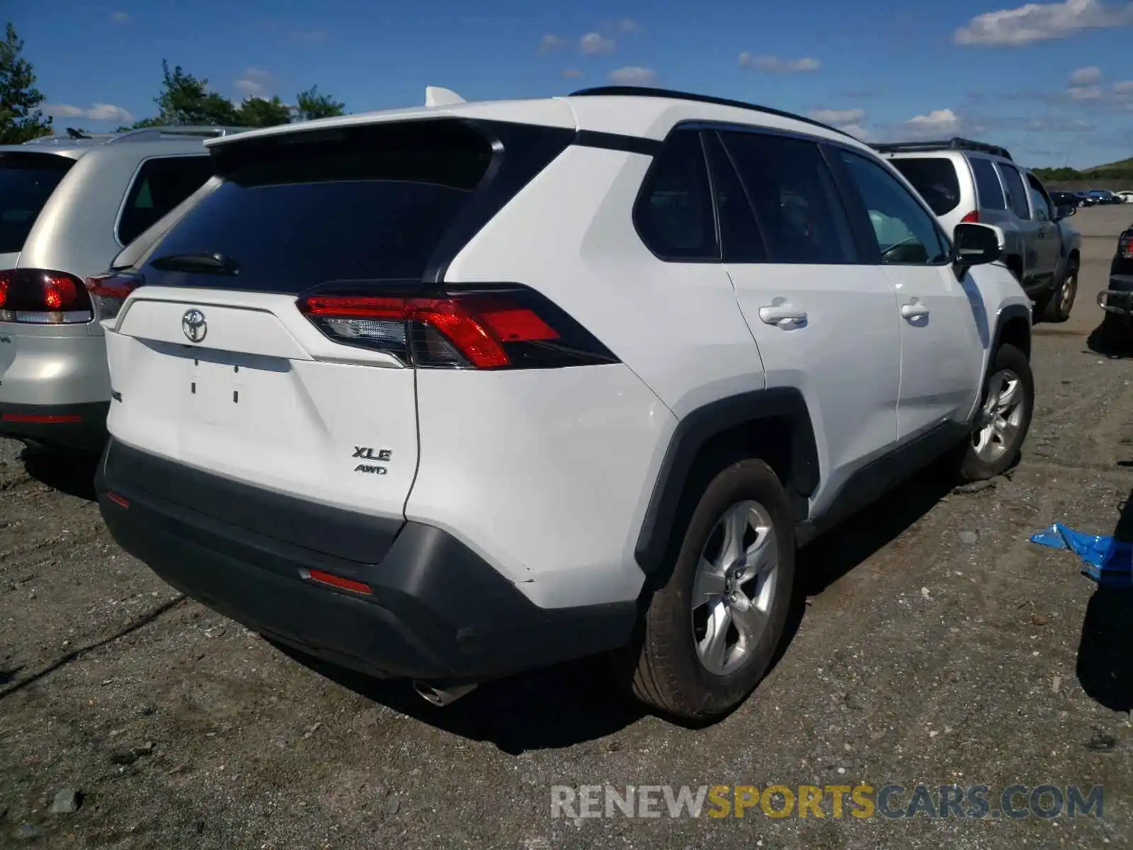 4 Photograph of a damaged car 2T3P1RFVXMW149388 TOYOTA RAV4 2021