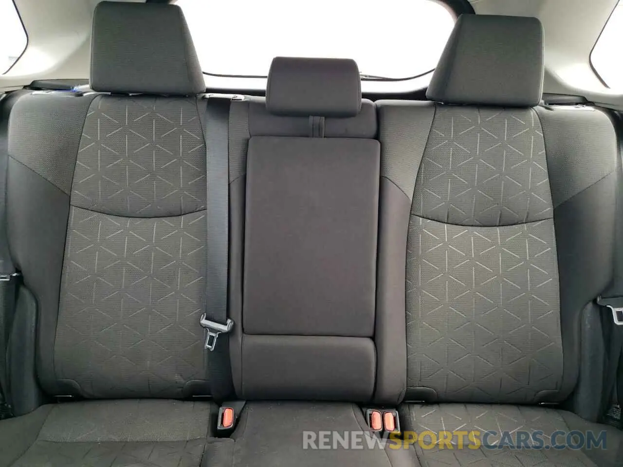 10 Photograph of a damaged car 2T3P1RFVXMW152680 TOYOTA RAV4 2021