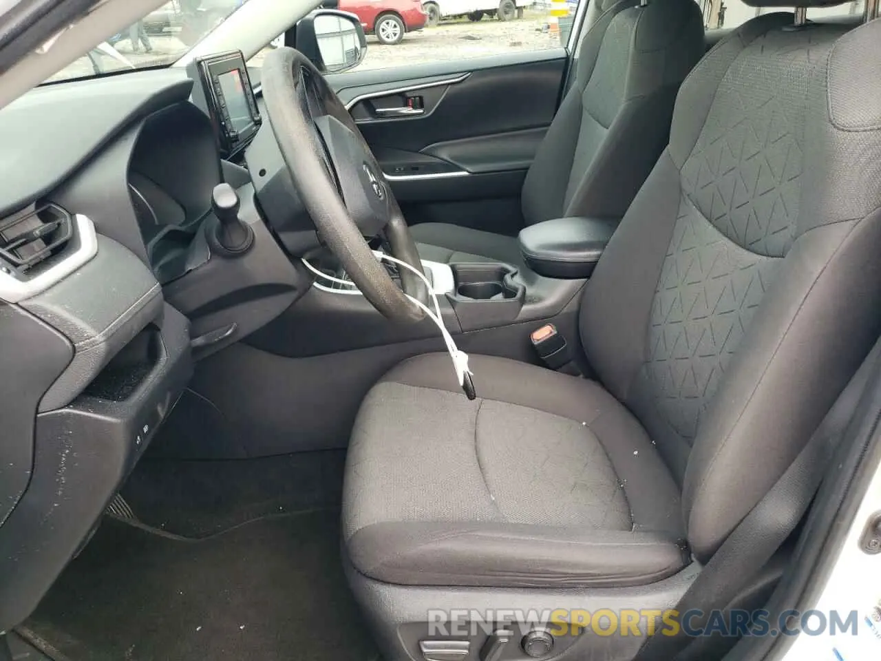 7 Photograph of a damaged car 2T3P1RFVXMW152680 TOYOTA RAV4 2021