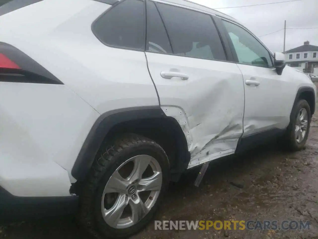 9 Photograph of a damaged car 2T3P1RFVXMW157216 TOYOTA RAV4 2021