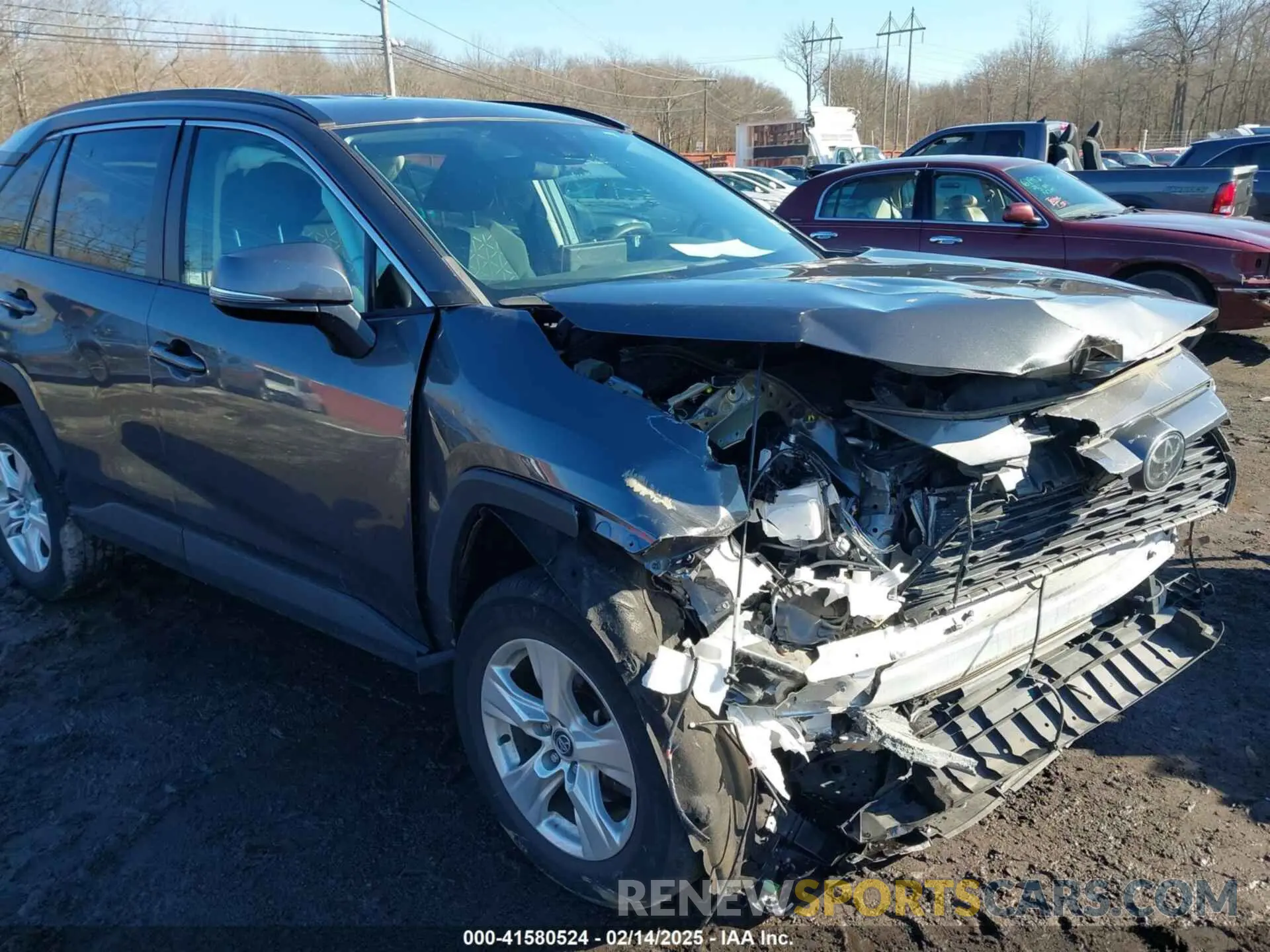 18 Photograph of a damaged car 2T3P1RFVXMW160715 TOYOTA RAV4 2021