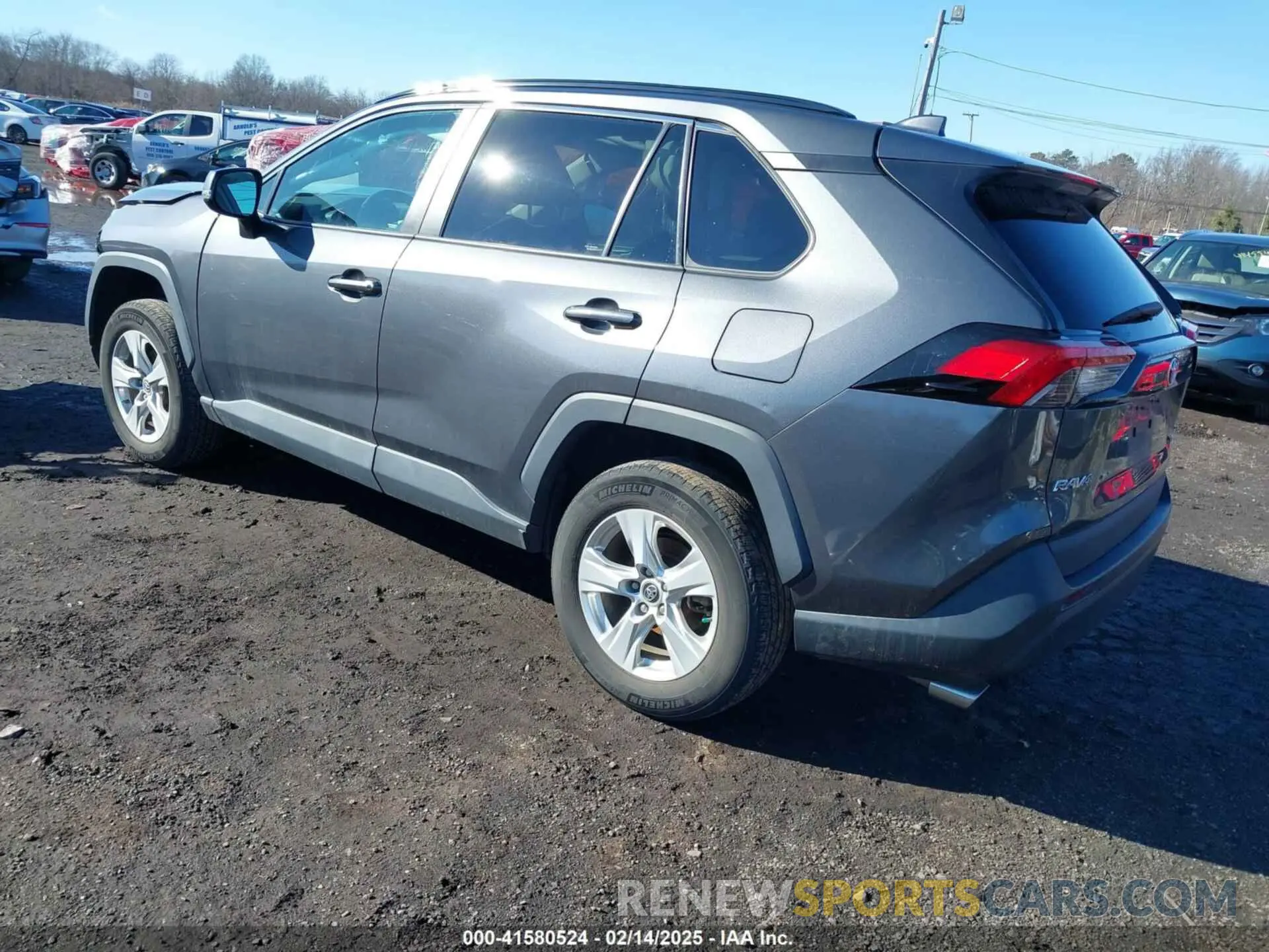 3 Photograph of a damaged car 2T3P1RFVXMW160715 TOYOTA RAV4 2021