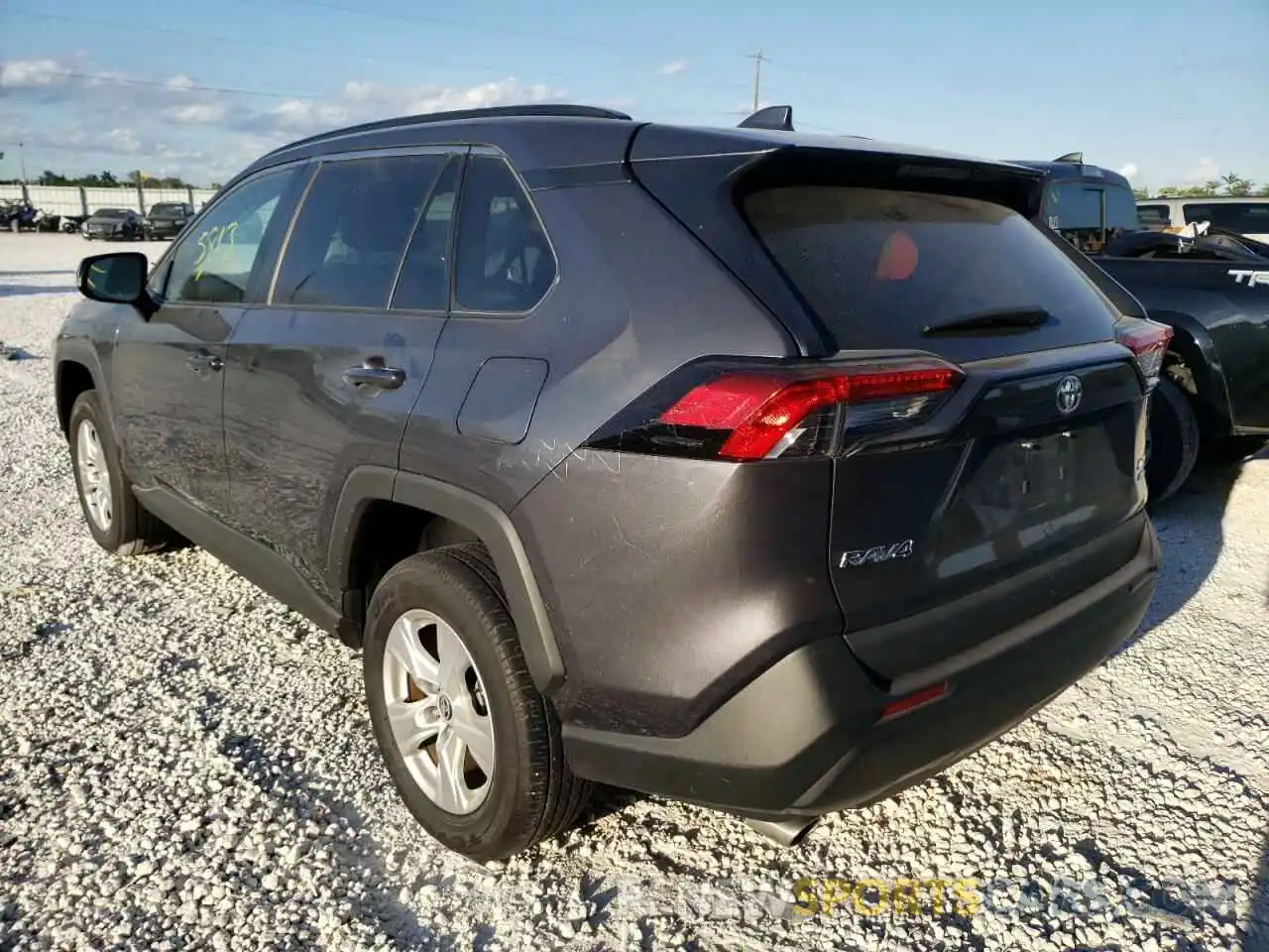 3 Photograph of a damaged car 2T3P1RFVXMW173447 TOYOTA RAV4 2021