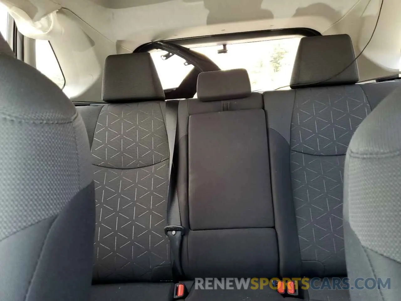 10 Photograph of a damaged car 2T3P1RFVXMW181712 TOYOTA RAV4 2021