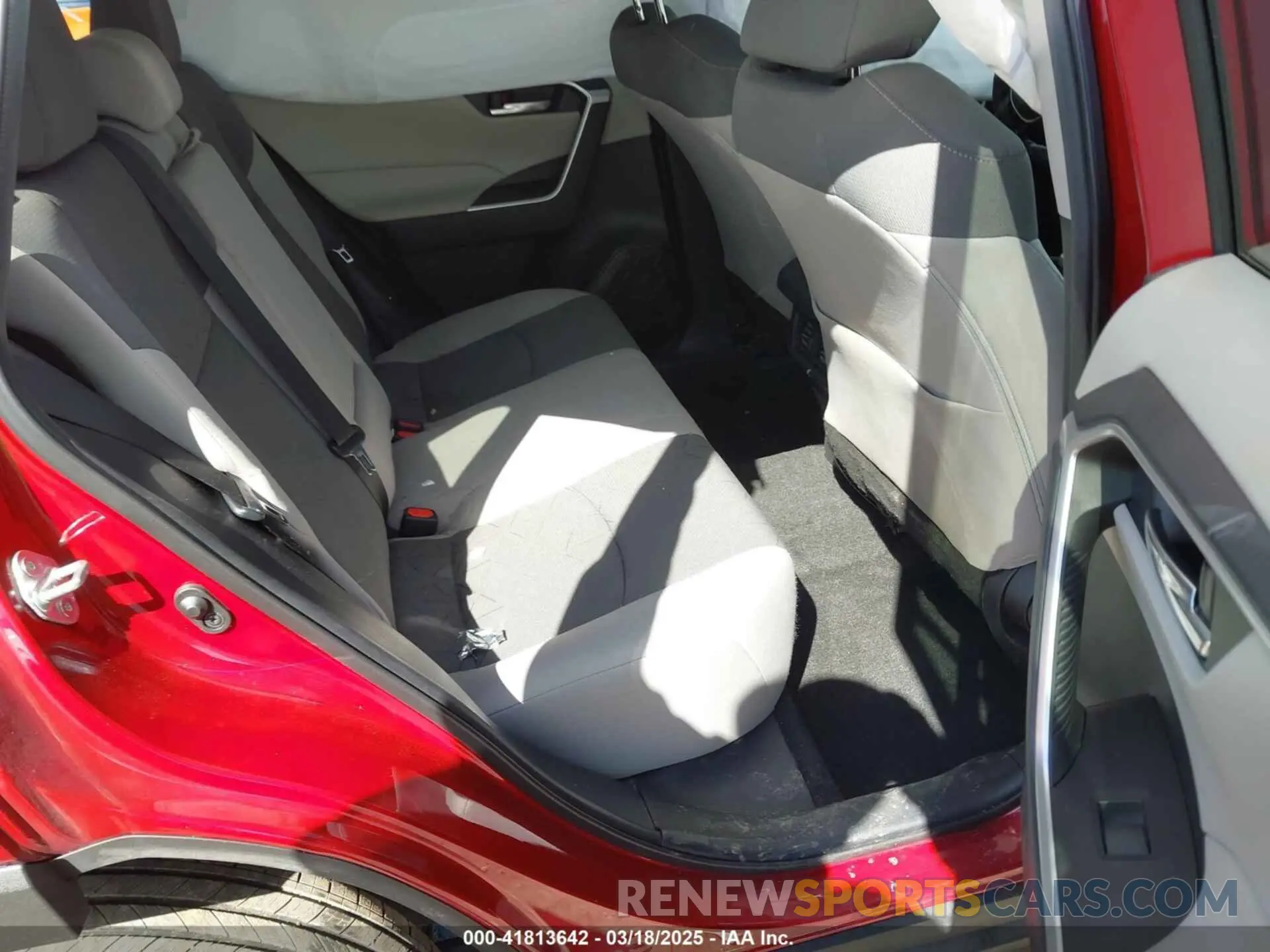 8 Photograph of a damaged car 2T3P1RFVXMW182553 TOYOTA RAV4 2021