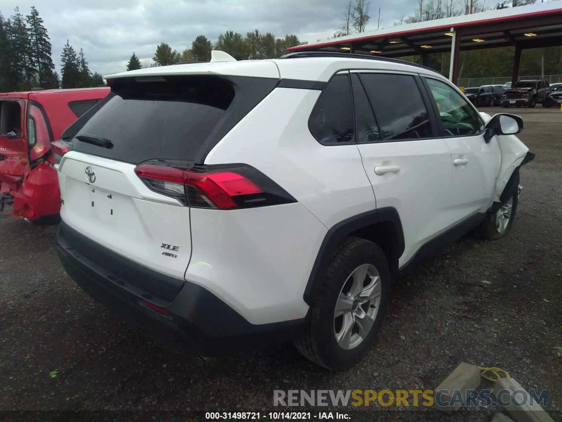 4 Photograph of a damaged car 2T3P1RFVXMW194105 TOYOTA RAV4 2021